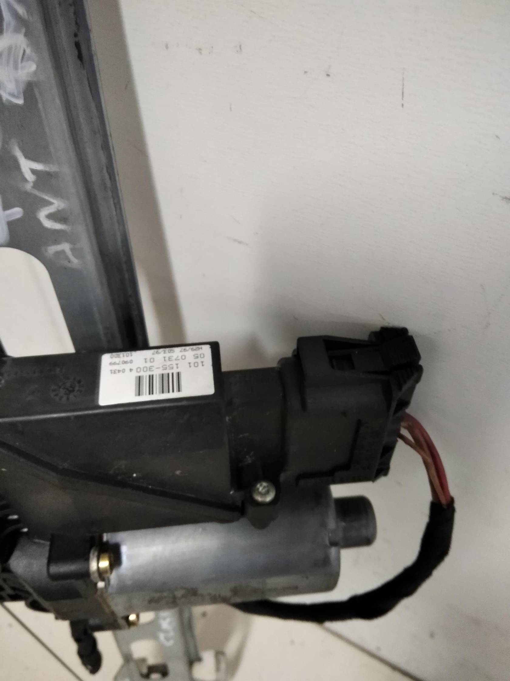 Alzacristallo elettr. porta ant. sx.